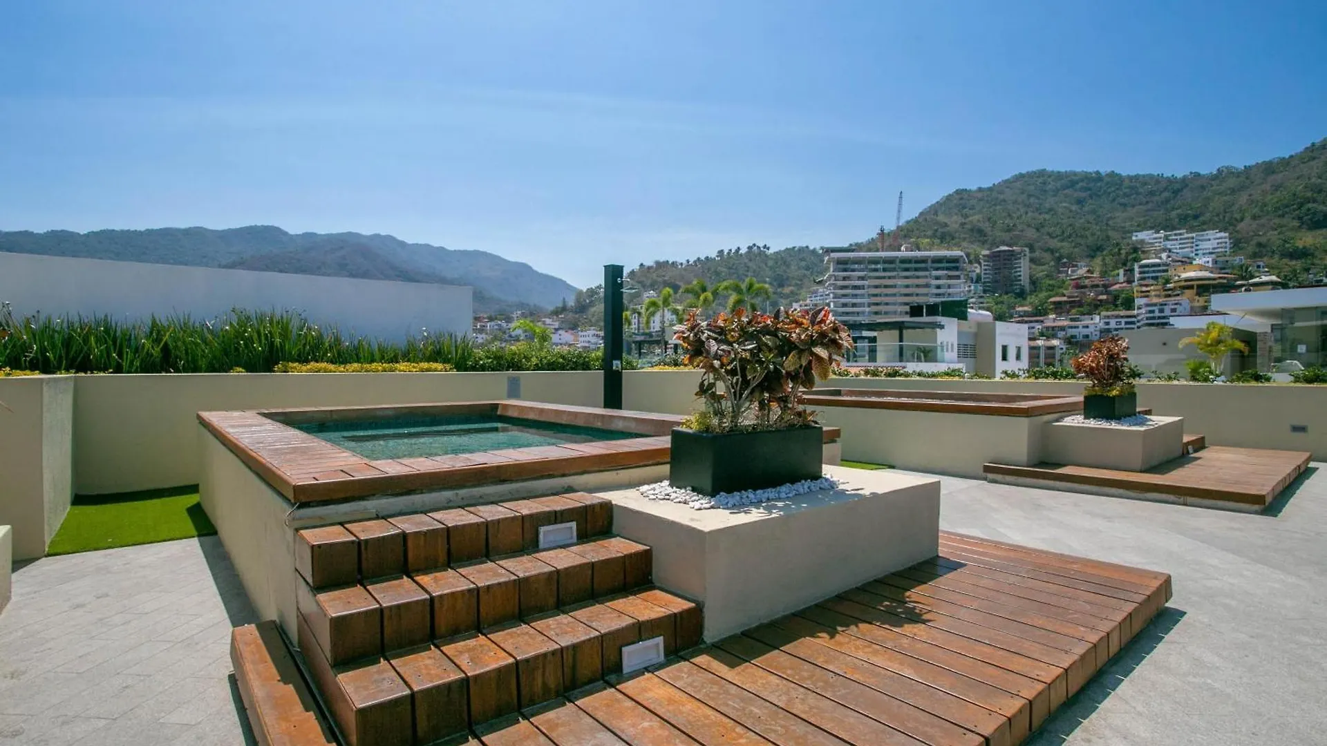 Ferienhaus Modern Mexican Condo With View, Pools And Gym Puerto Vallarta